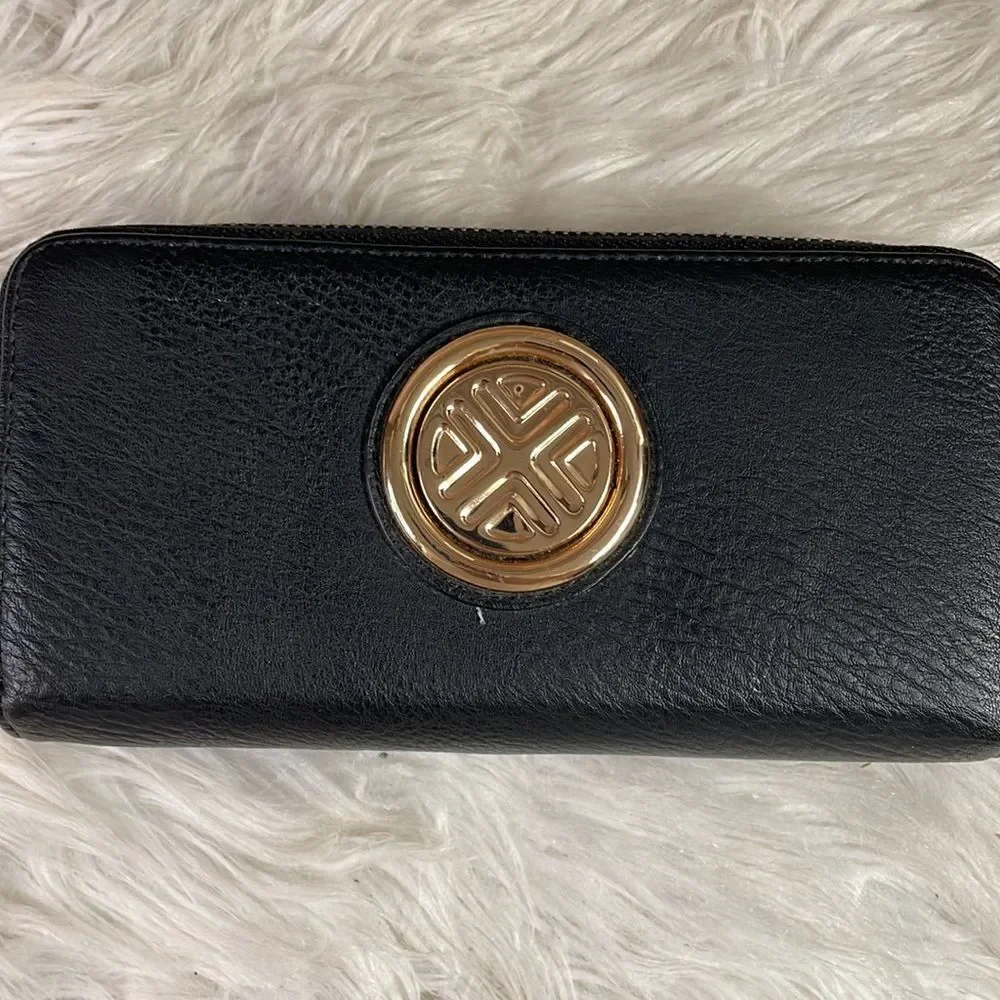 Ladies Black Clutch Wristlet , Zippered Pockets